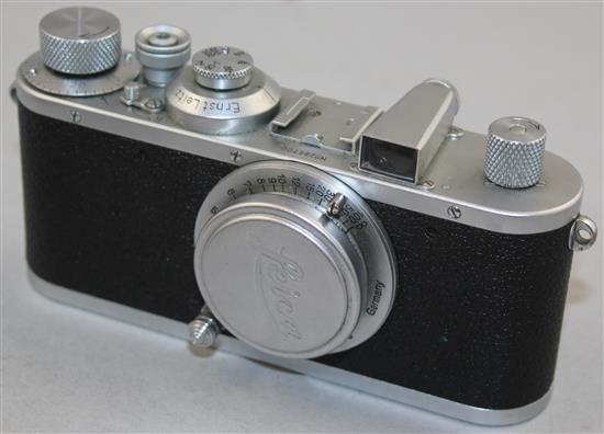 A 1950s Leica III G camera,